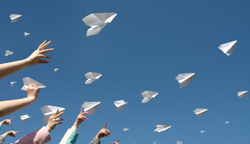 paper-airplanes_shutterstock_43792207-800x460